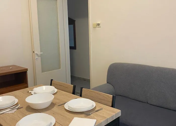 Kalfas 尼亚米卡尼奥纳