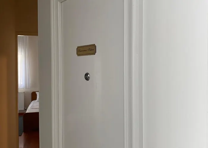 Kalfas * 尼亚米卡尼奥纳